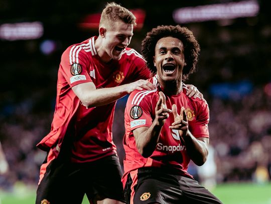 Piłkarska LE - remis "ManU" w Hiszpanii, kłopoty drużyny Szymańskiego