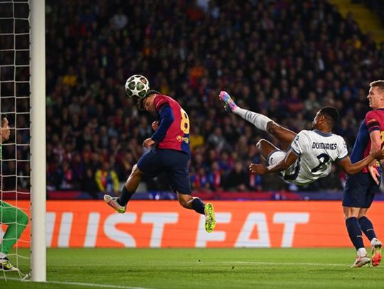 Piłkarska LM - trudne zadania Barcelony na San Siro i Arsenalu w Paryżu