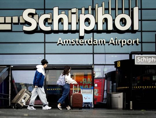 Piloci KLM zapowiedzieli na poniedziałek godzinny strajk; spodziewane są opóźnienia na lotnisku w Amsterdamie