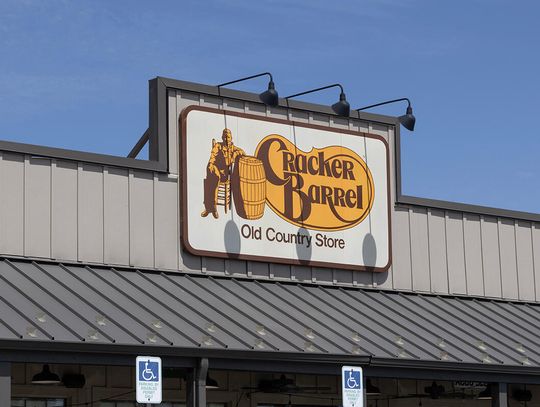 Po krytyce ze strony gości i prezydenta firma wróciła do poprzedniego logo