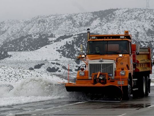 Po raz pierwszy raz od 34 lat alarm śniegowy w Los Angeles (WIDEO)