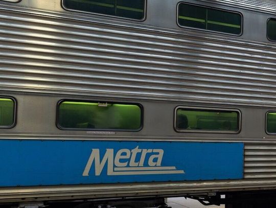 Pociąg Metry uderzył w pług śnieżny, zginął pracownik z Bartlett