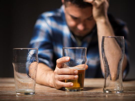 Podwoiła się liczba zgonów na nowotwory związane z alkoholem