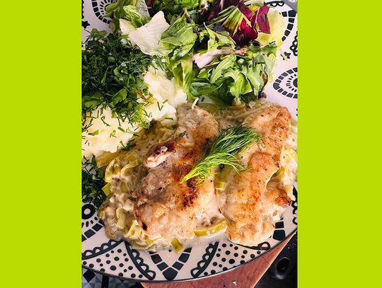 Polędwiczki z kurczaka w sosie porowo-śmietanowym