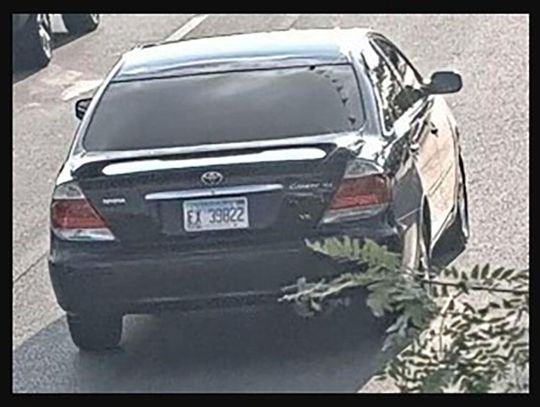 Policja szuka kierowcy Toyoty po wypadku z motocyklistą w Irving Park