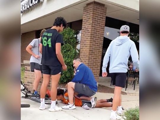 Policjant w cywilu powalił nastolatka na ziemię w Park Ridge