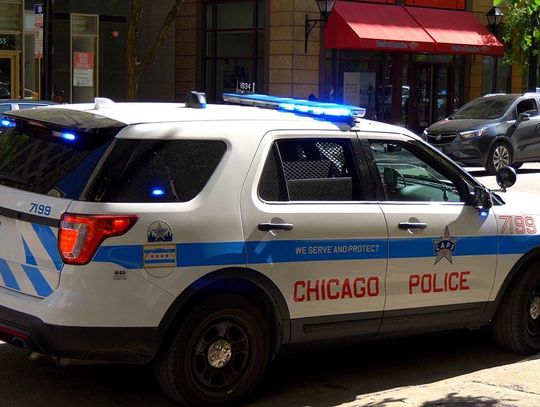 Policjant zaatakowany nożem na południu Chicago