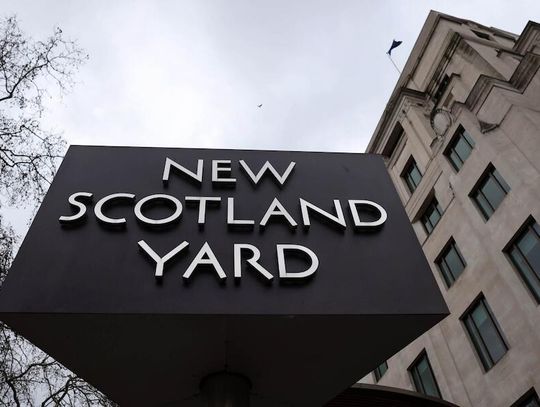 Politico: afera Epsteina ma konsekwencje dla klasy politycznej w Europie, w USA uchodzi płazem