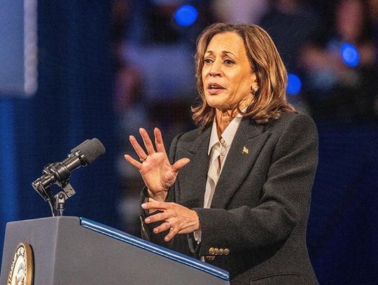 Politico: Kamala Harris ostrzega polskich Amerykanów, aby nie głosowali na Donalda Trumpa. Wielu to zrobi.