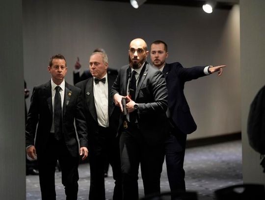 Politycy obu partii potępili atak podczas gali korespondentów w Waszyngtonie