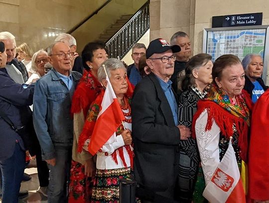 Polonia wygwizdała biskupa, który sprzeciwił się uznaniu kościoła św. Wojciecha za zabytek (WIDEO)