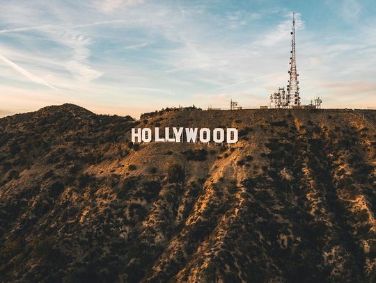 Ponad tysiąc gwiazd kina opublikowało list sprzeciwiający się fuzji Warner Bros. Discovery i Paramount