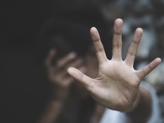 Powiat Cook rozszerza ochronę ofiar i świadków przemocy – może pomóc im w przeprowadzce