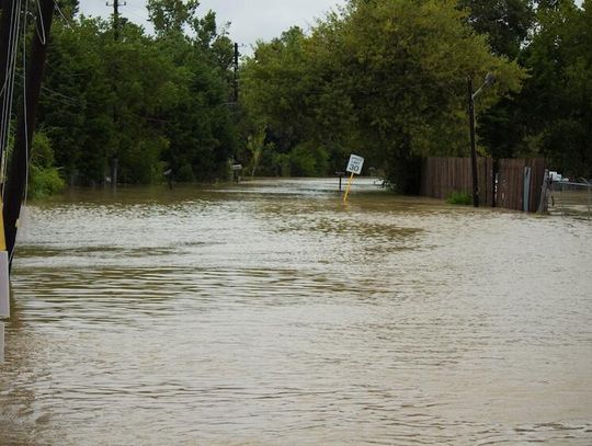 Powodzie na Zachodzie: setki ewakuowanych, jedna ofiara śmiertelna