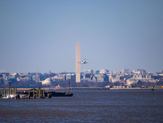 Pracownicy lotniska w Waszyngtonie oskarżeni o udostępnienie mediom nagrań katastrofy