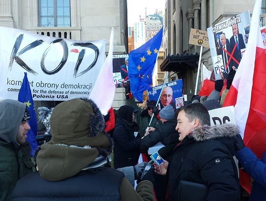 „Precz z komuną” na dwa głosy