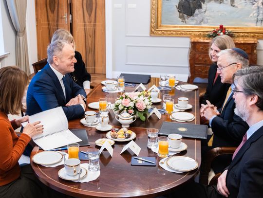 Premier Tusk spotkał się z ambasadorem USA Premier Tusk spotkał się z ambasadorem USA