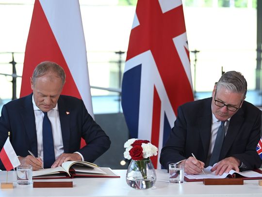 Premierzy Tusk i Starmer podpisali traktat o partnerstwie w dziedzinie bezpieczeństwa i obronności Premierzy Tusk i Starmer podpisali traktat o partnerstwie w dziedzinie bezpieczeństwa i obronności