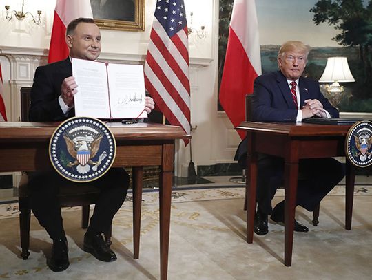 Prezydenci Duda i Trump podpisali deklarację ws. zwiększenia obecności militarnej USA w Polsce (ZDJĘCIA)