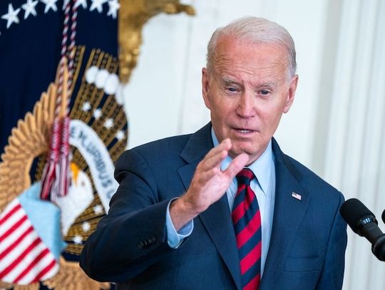 Prezydent Biden: decyzja o przekazaniu Ukrainie broni kasetowej była trudna