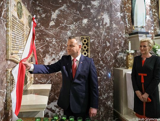 Prezydent Duda odsłonił w Chicago tablicę poświęconą prezydentom Kaczyńskiemu i Kaczorowskiemu