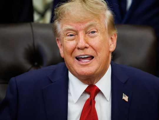 Prezydent Trump ogłosił, że wyklucza CNN, MSNOW i Politico z Białego Domu