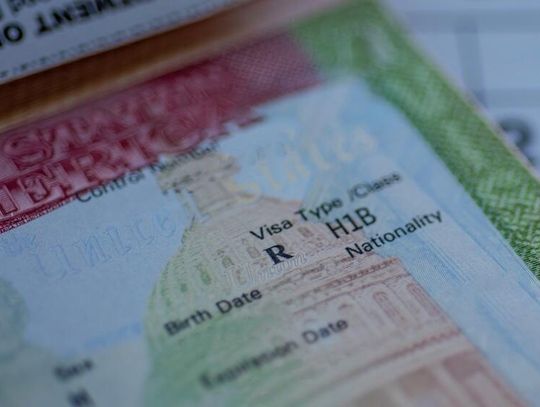 Prezydent Trump podniósł opłatę za wizy dla pracowników specjalistycznych do 100 tys. dol. rocznie