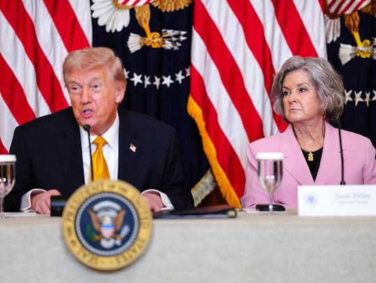 Prezydent Trump poinformował o diagnozie raka piersi kluczowej doradczyni Susie Wiles