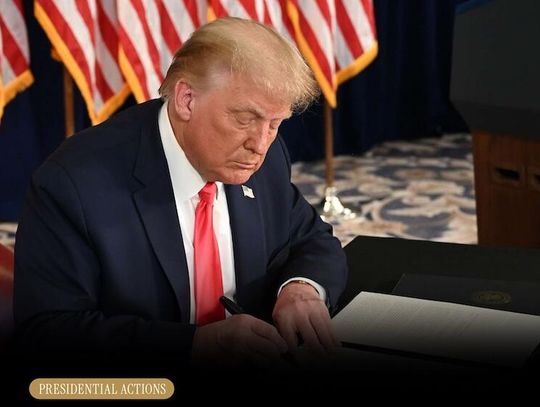 Prezydent Trump uchyla rozporządzenia wykonawcze podpisane autopenem za czasów Bidena