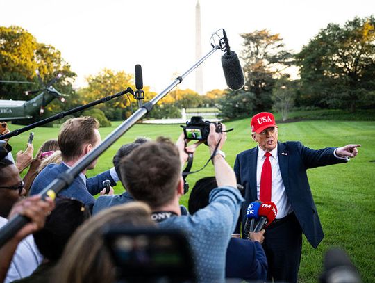 Prezydent Trump zapowiedział 25-proc. cła na ciężarówki od 1 listopada