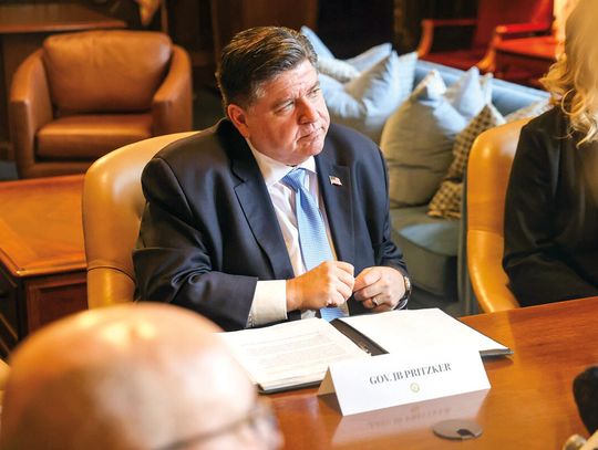 Pritzker ostro krytykuje nowe cła Trumpa: podatek nałożony na pracujące rodziny