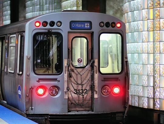 Próba podpalenia w pociągu CTA na linii niebieskiej w centrum Chicago