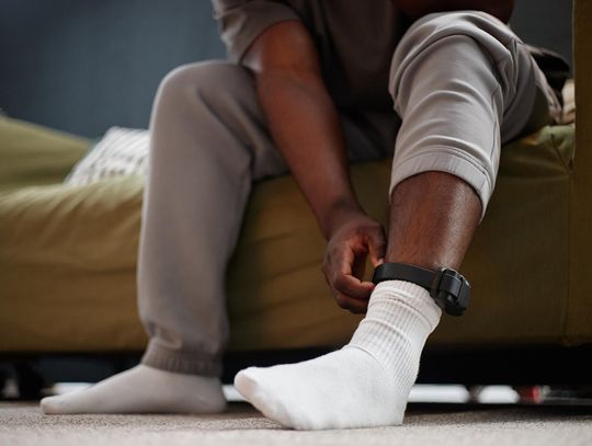 Prokurator stanowa powiatu Cook: system monitoringu elektronicznego nie działa