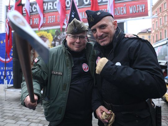 Prokuratura: liderzy ruchu Rodacy Kamraci usłyszeli zarzuty i zostali aresztowani