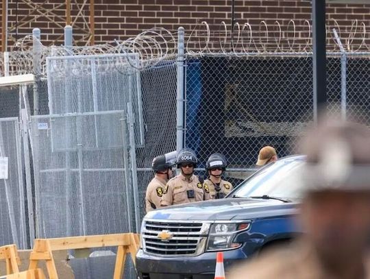 Protest przy ośrodku ICE w Broadview