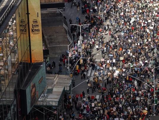 Protesty „No Kings” przeciwko polityce prezydenta Trumpa