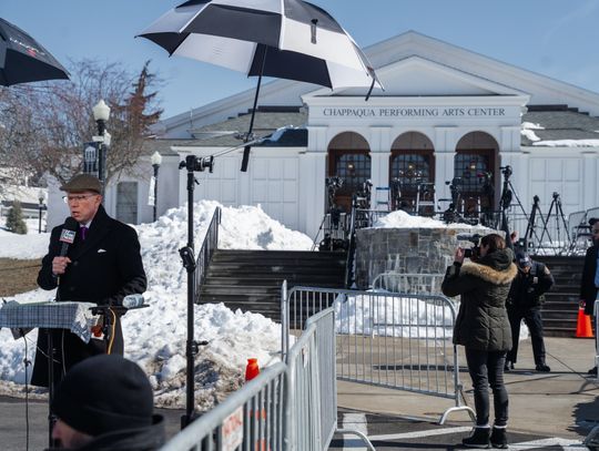Przed komisją Kongresu trwają zeznania byłego prezydenta Clintona w sprawie Epsteina