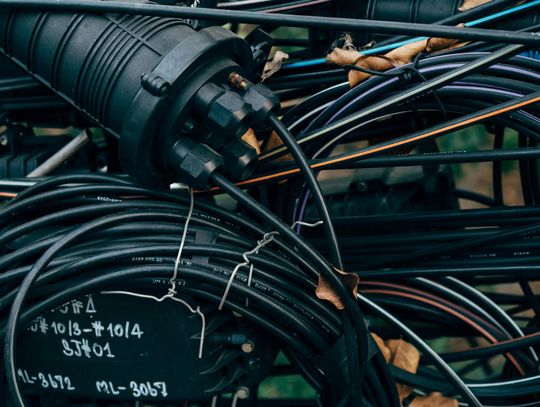 Przewierty sterowane: Przyszłość instalacji podziemnych bez niszczenia nawierzchni