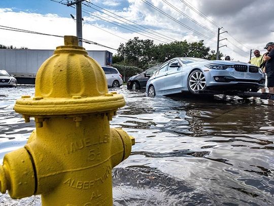 Przez Fort Lauderdale przeszła ulewa, jaka zdarza się raz na 1000 lat (WIDEO)