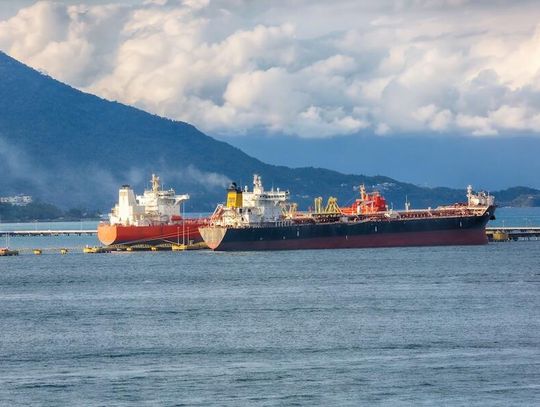 Przez Ormuz przepłynęły jednostki z Turcji i Japonii; Trump dał Iranowi 48 godzin na otwarcie cieśniny