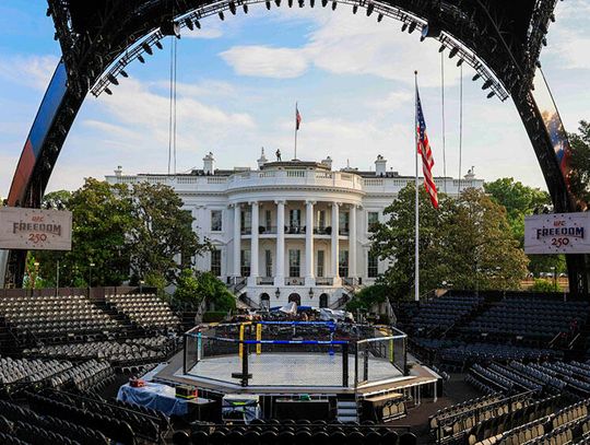 Przy Białym Domu trwają ostatnie przygotowania do niedzielnej gali Freedom 250 UFC