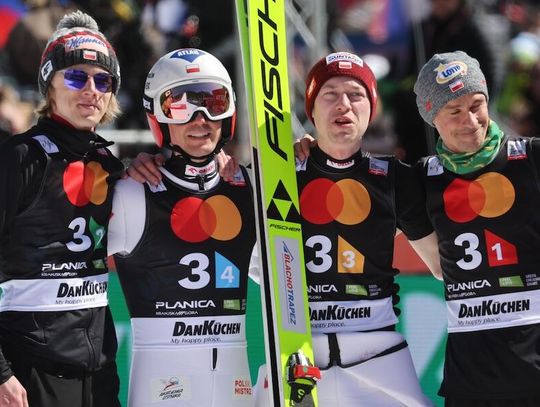 PŚ w skokach - Polacy na ósmym miejscu w Planicy, wygrali Austriacy