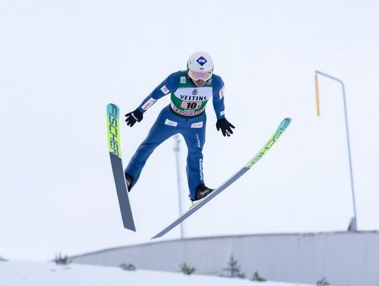 PŚ w skokach - Polacy na siódmym miejscu w konkursie duetów, wygrali Austriacy PŚ w skokach - Polacy na siódmym miejscu w konkursie duetów, wygrali Austriacy