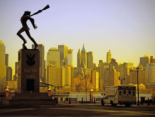 Radni Jersey City przegłosowali zarządzenie o przeniesieniu Pomnika Katyńskiego