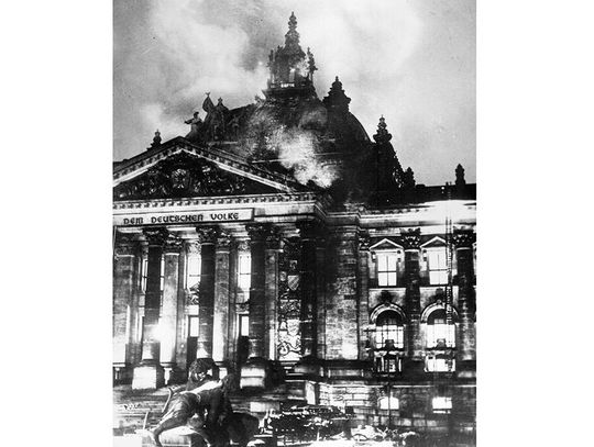 Reichstag w płomieniach