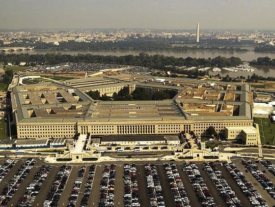 Reuters: Pentagon śledzi chiński balon szpiegowski, lecący nad USA