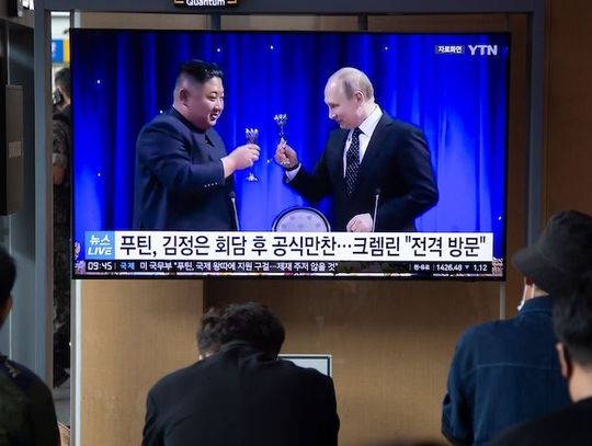 Reuters: Putin spotkał się z przywódcą Korei Płn. Kim Dzong Unem