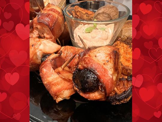 Roladki z kurczaka z suszoną śliwką i boczkiem