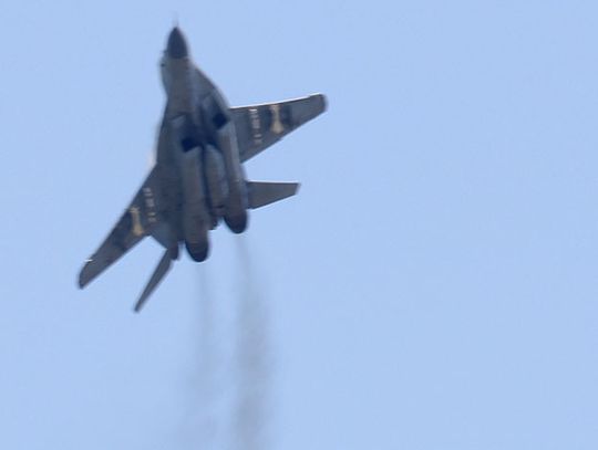 Rosyjski myśliwiec MiG-23 rozbił się na pokazie lotniczym w Michigan (WIDEO)