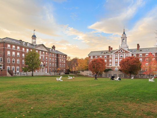 Rząd Trumpa chce pozbawić Harvard kontraktów federalnych wartych 100 mln dol.